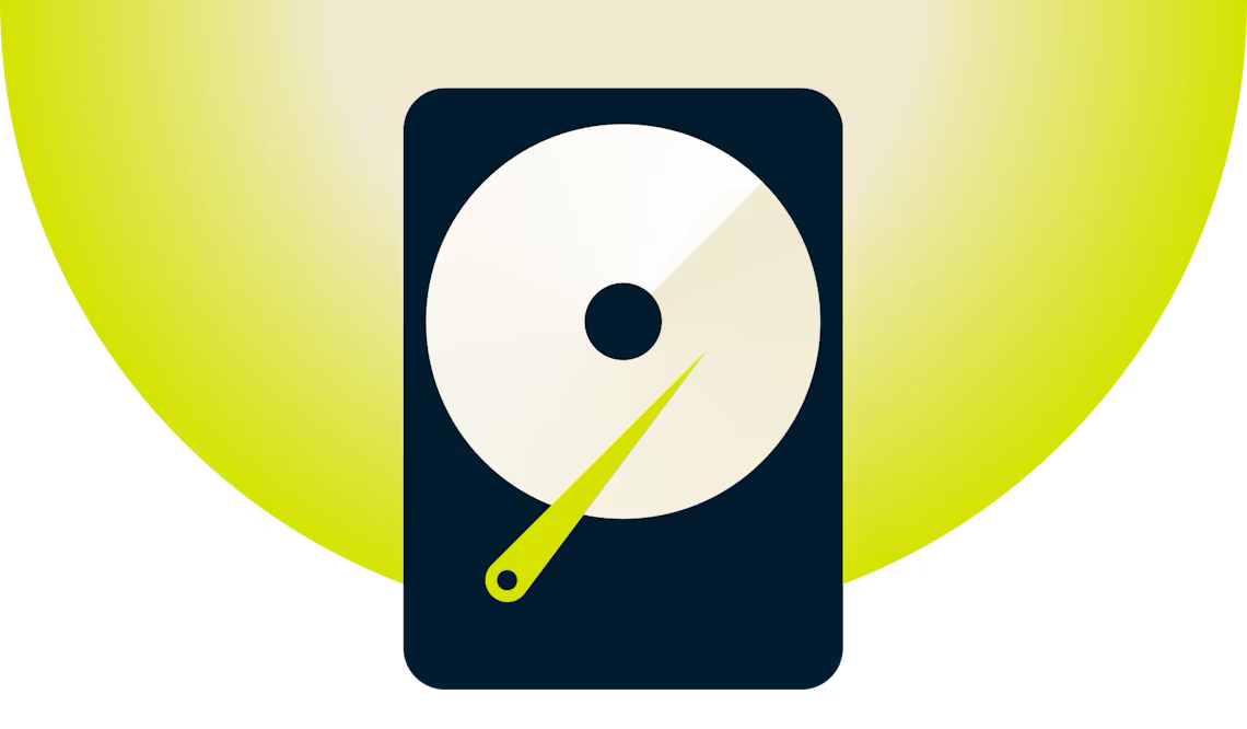 Disco duro sobre fondo amarillo.